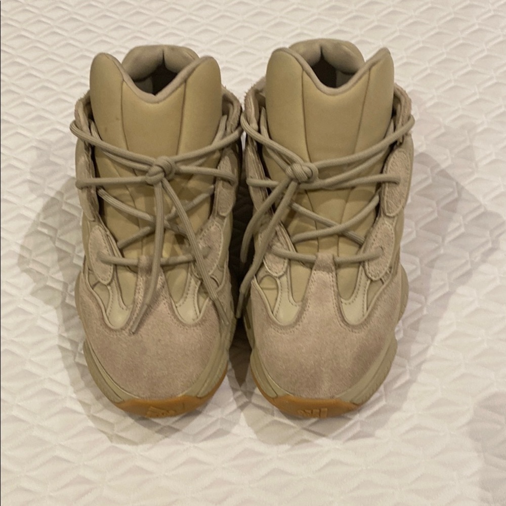 Tan High-Top Sneakers adidas’ Yeezy 500